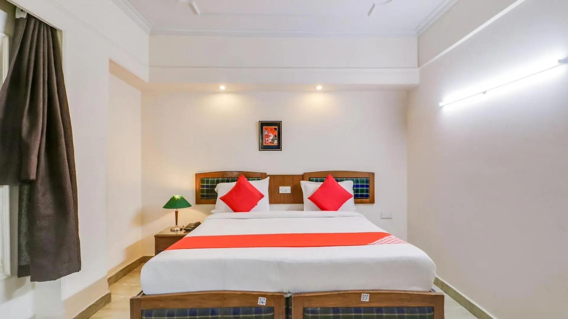 *** Hotel Super Collection O Queen Residency Gurgaon India