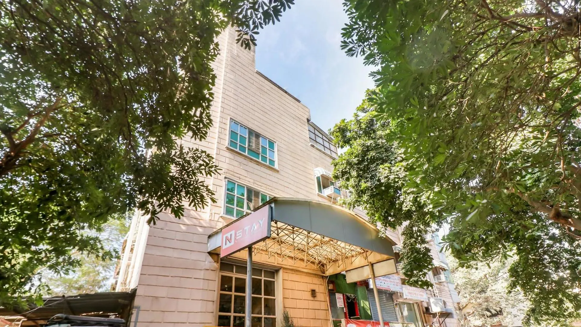 Hotel Super Collection O Queen Residency Gurgaon